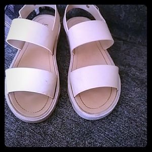 Beige kali sandals